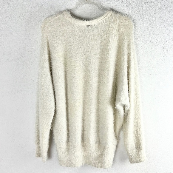 BLACK RIVET |🍦Ivory Pearl Collar Fancy Super Soft Fringy Dolman Batwing Sweater - Picture 3 of 8